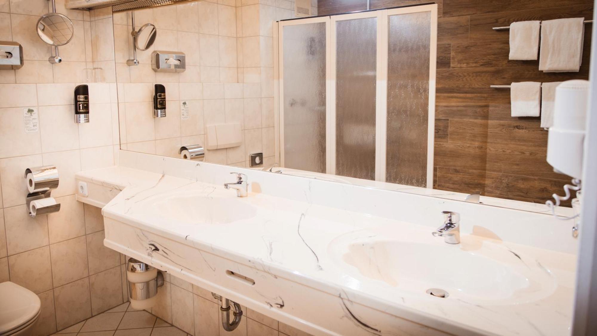 Sure Hotel By Best Western Rhoen Garden Poppenhausen Buitenkant foto