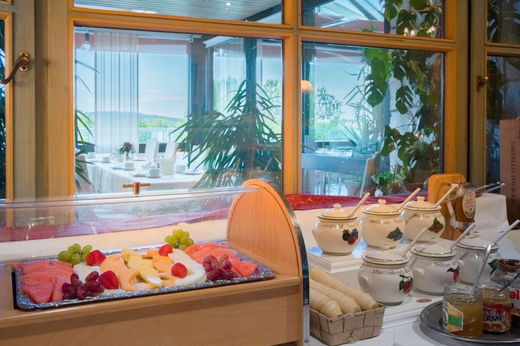 Sure Hotel By Best Western Rhoen Garden Poppenhausen Buitenkant foto