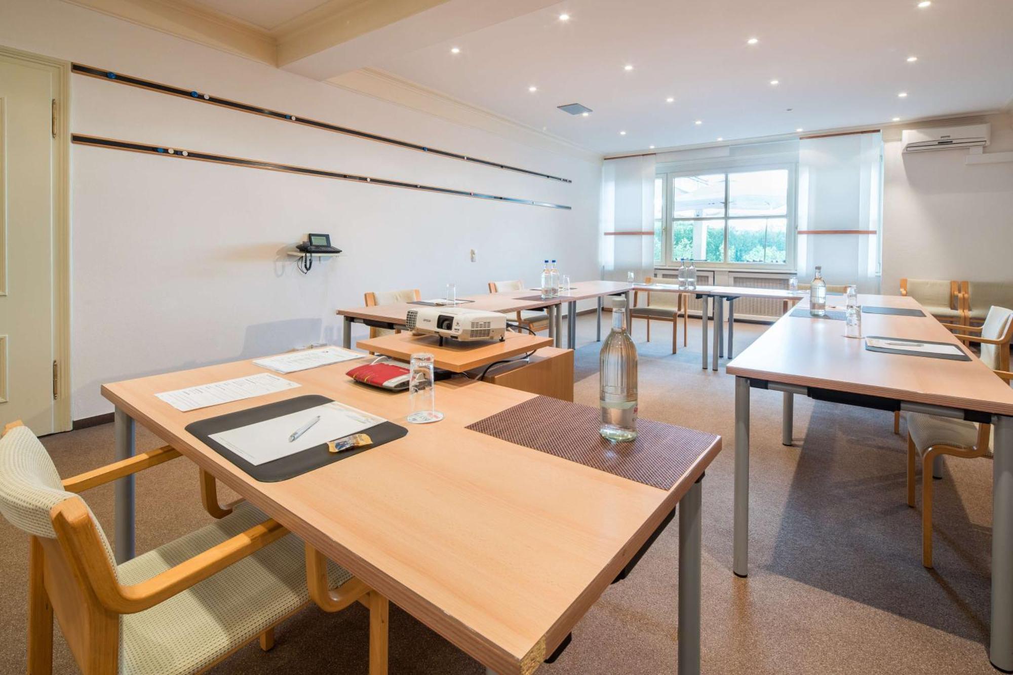 Sure Hotel By Best Western Rhoen Garden Poppenhausen Buitenkant foto
