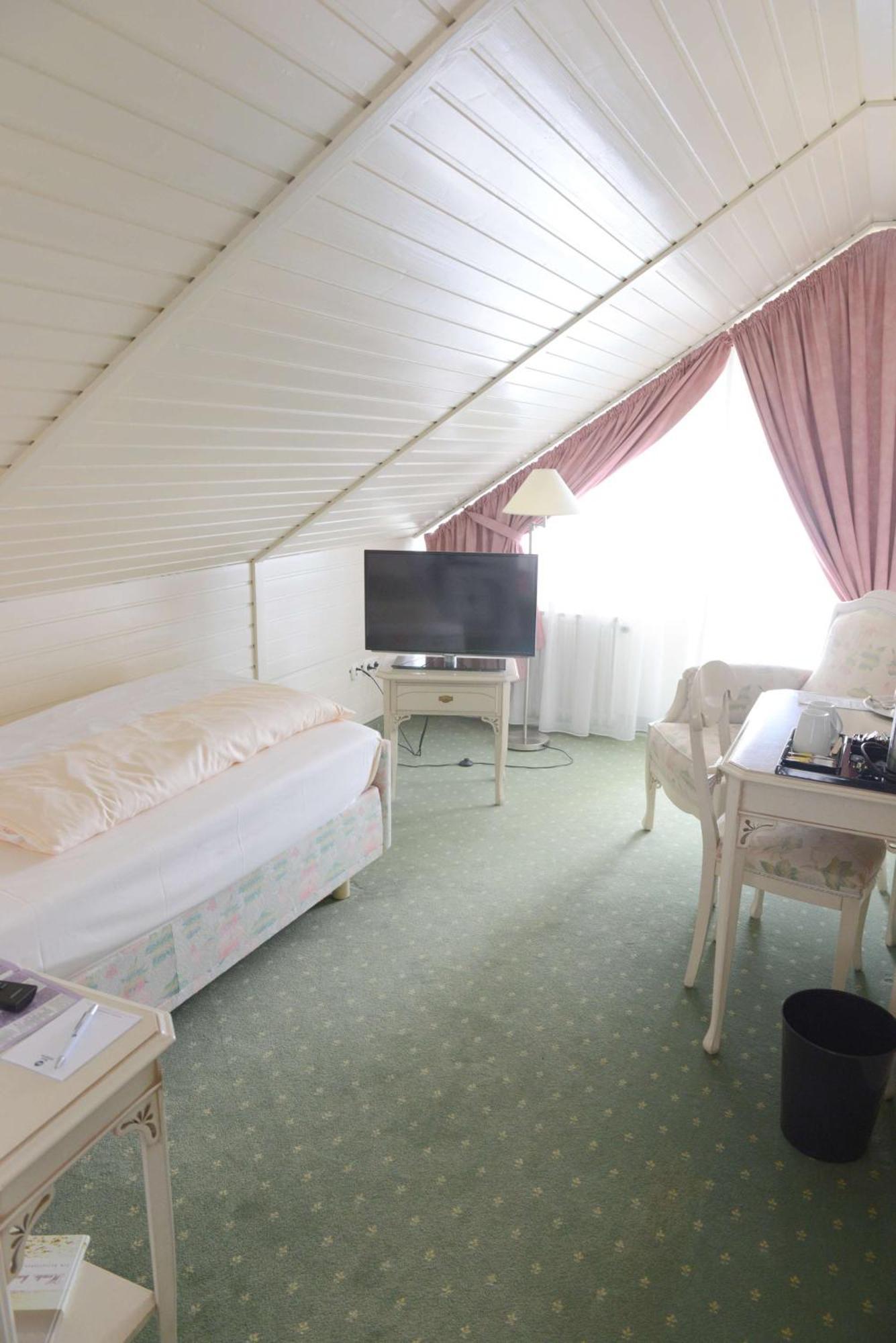 Sure Hotel By Best Western Rhoen Garden Poppenhausen Buitenkant foto